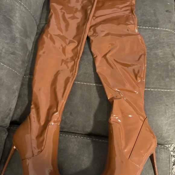 Steve Madden Boots - Picture 3 of 3